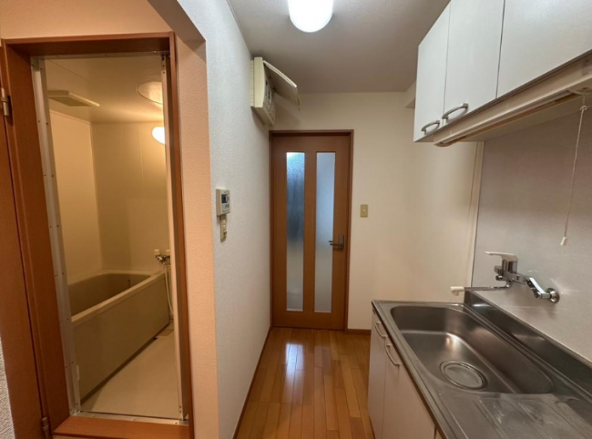 �y�����E���r���O�z<br />