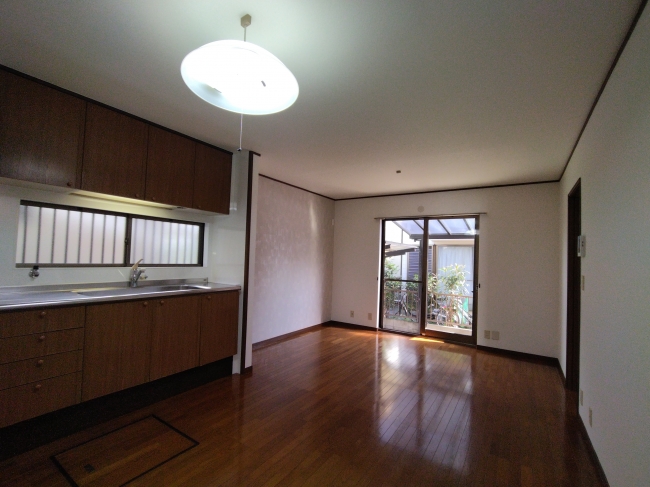 �y�����E���r���O�z<br />