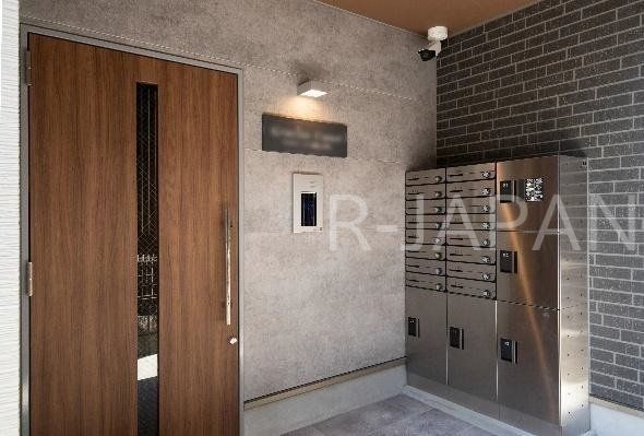 <br />�G���g�����X