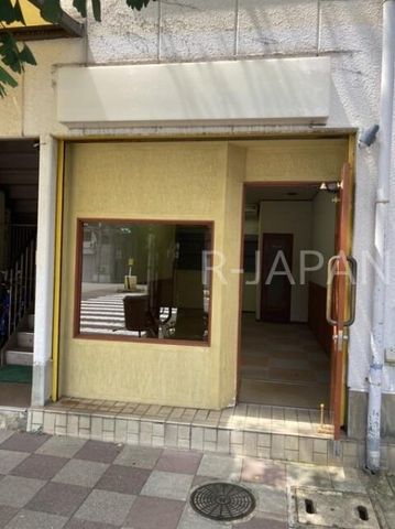 <br />�G���g�����X