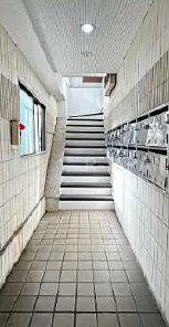 <br />�G���g�����X