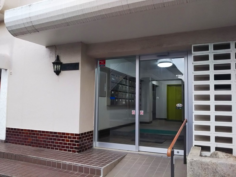 <br />�G���g�����X